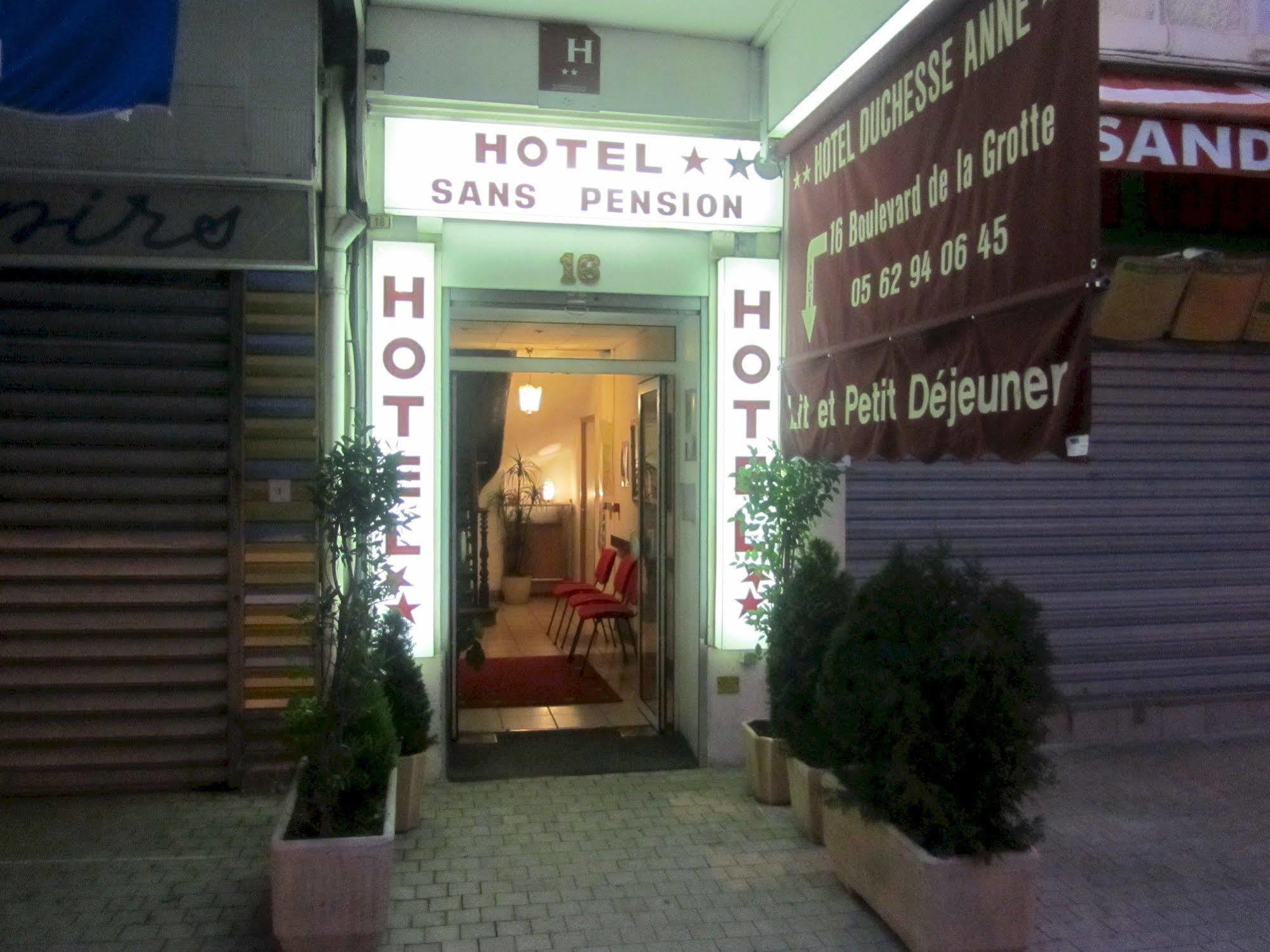 Hotel Duchesse Anne Lourdes Exteriör bild